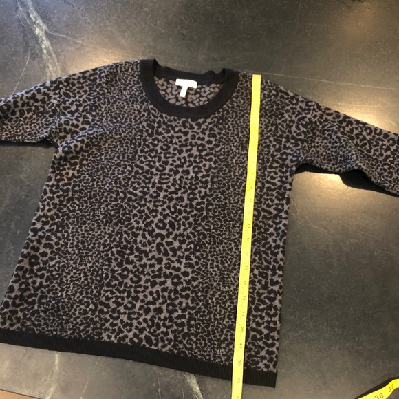 Joie soft animal print sweater size M - Picture 8 of 11